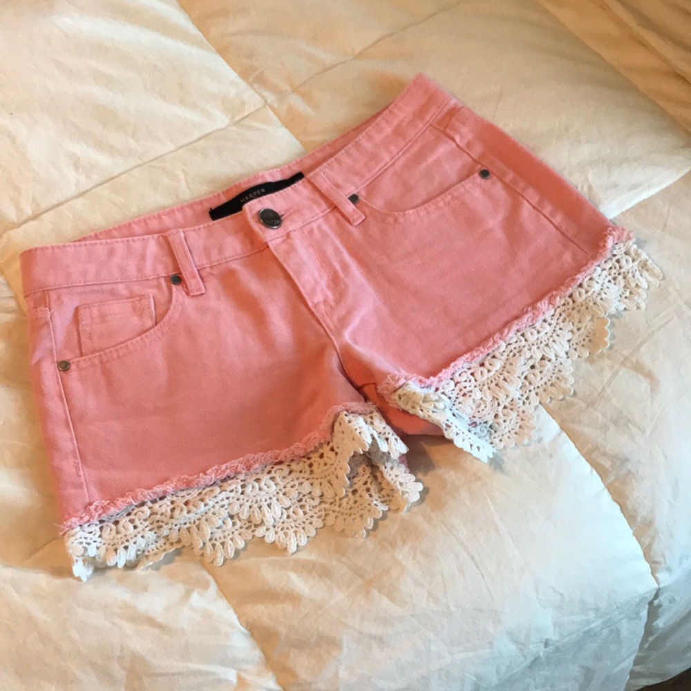 Women’s Francesca’s pink shorts!